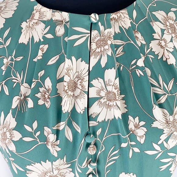 Gal Meets Glam Shannon Pleat Neck Maxi Dress - Picture 5 of 15